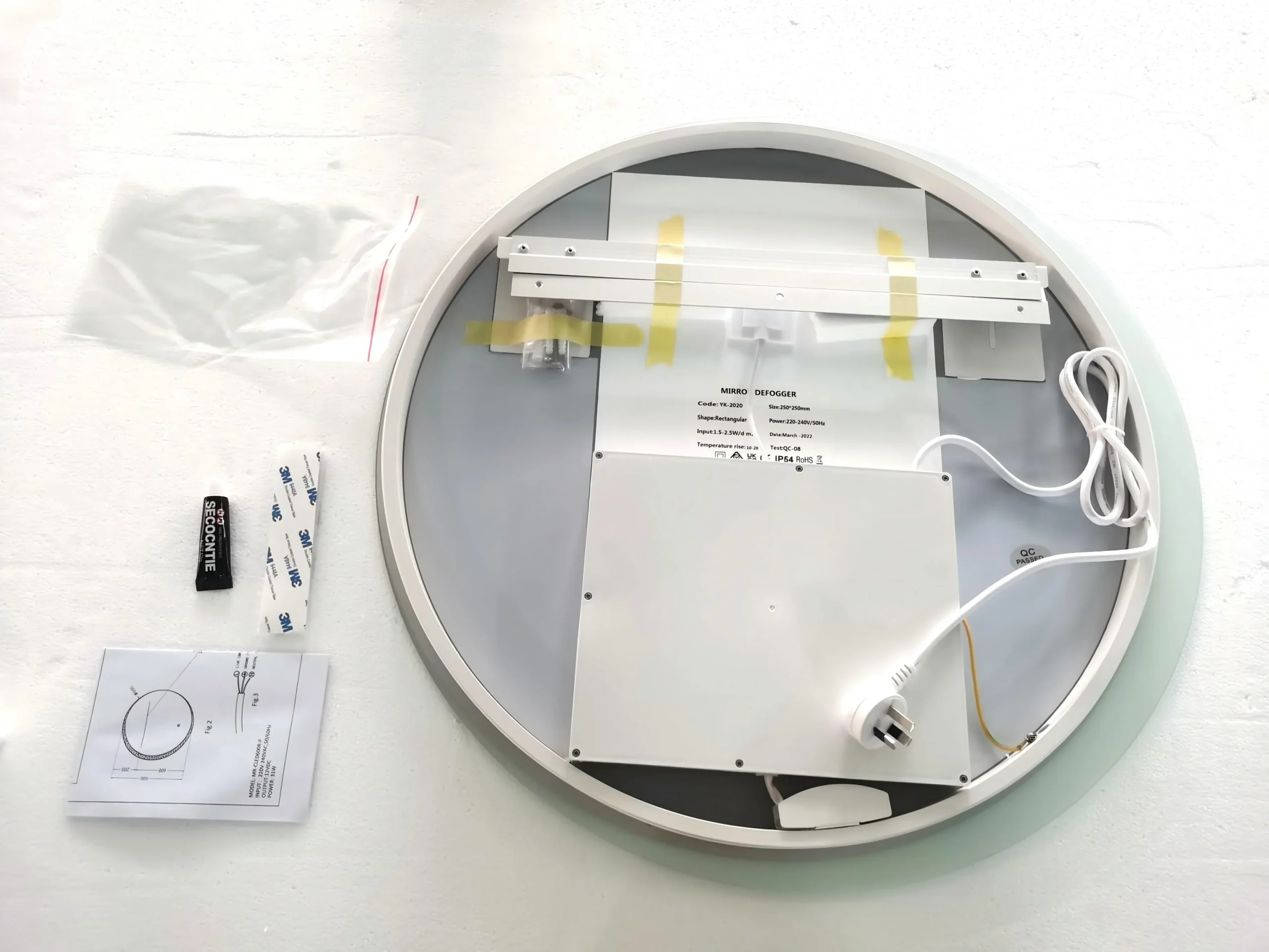 Anti-Fog Bathroom Mirror Defogger Pad Rear Structure Anti-fog bathroom mirror defogger pad and rear wiring structure